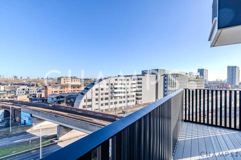 2 bedroom flat to rent, Cascade Way, W12