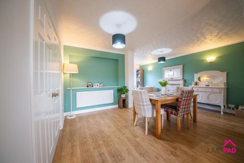 4 bedroom detached house for sale, Rockingham Close, Birchwood, WA3