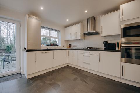 undefined, Elmhurst Close, Bushey, WD23