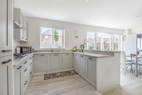 4 bedroom detached house for sale, Endeavour Drive, Tonbridge
