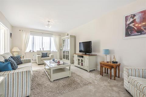 4 bedroom detached house for sale, Endeavour Drive, Tonbridge