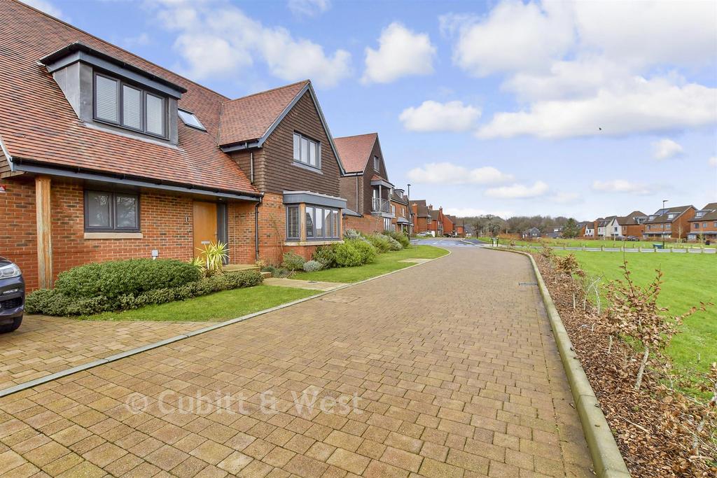 Driveway/Parking