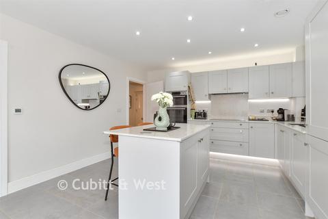 undefined, Cordingley Drive, Crawley RH11