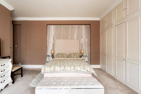 4 bedroom apartment for sale, Empire House, Thurloe Place, South Kensington, SW7