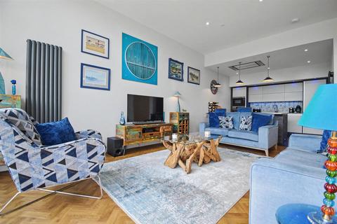 2 bedroom apartment for sale, Long Row, South Shields