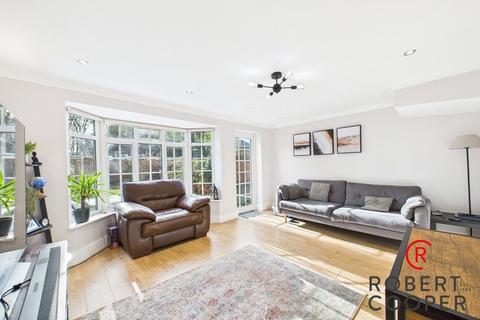 2 bedroom end of terrace house for sale, The Sigers, Pinner, HA5