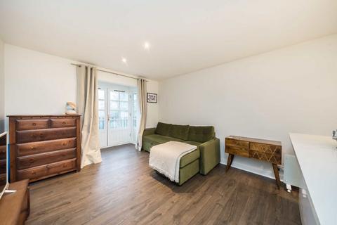1 bedroom flat to rent, Selhurst Close, London SW19