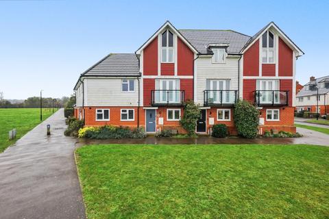3 bedroom townhouse for sale, Rose Walk, Sittingbourne, Kent, ME10 4EW
