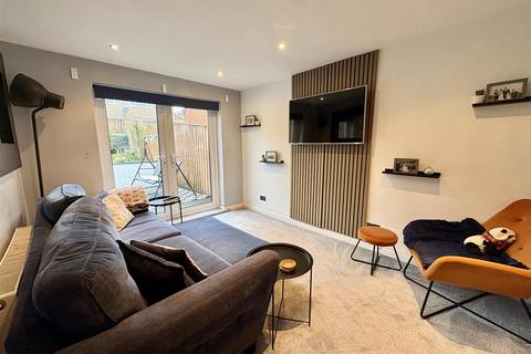 4 bedroom semi-detached house for sale, Foxcroft Drive, Rastrick, Brighouse