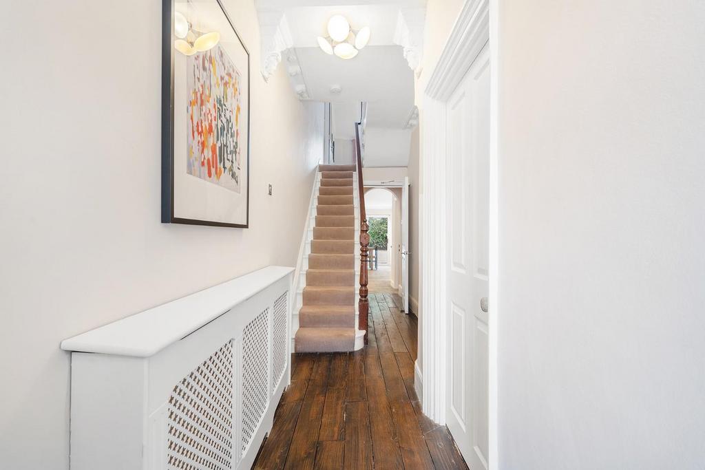 Ground floor hallway.JPG