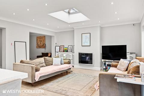 undefined, Beverley Close, Broxbourne EN10