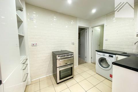 3 bedroom bungalow for sale, Waarem Avenue, Canvey Island