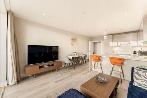 2 bedroom flat for sale, Station Road, London N11