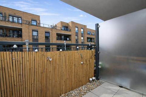 undefined, London Road, Wallington SM6