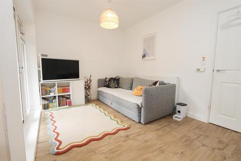 undefined, London Road, Wallington SM6
