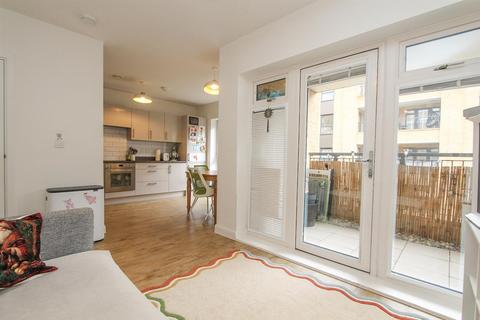 undefined, London Road, Wallington SM6