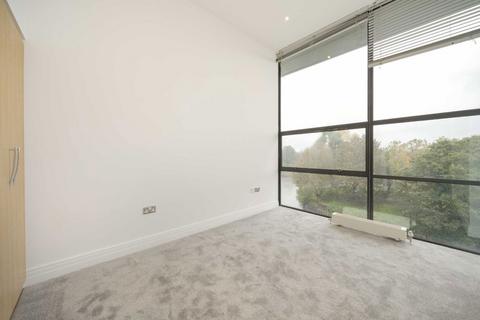 2 bedroom flat to rent, Point Wharf Lane, Brentford TW8