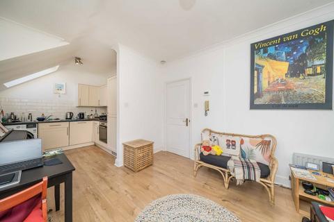 1 bedroom flat for sale, Glamorgan Road, Kingston Upon Thames KT1