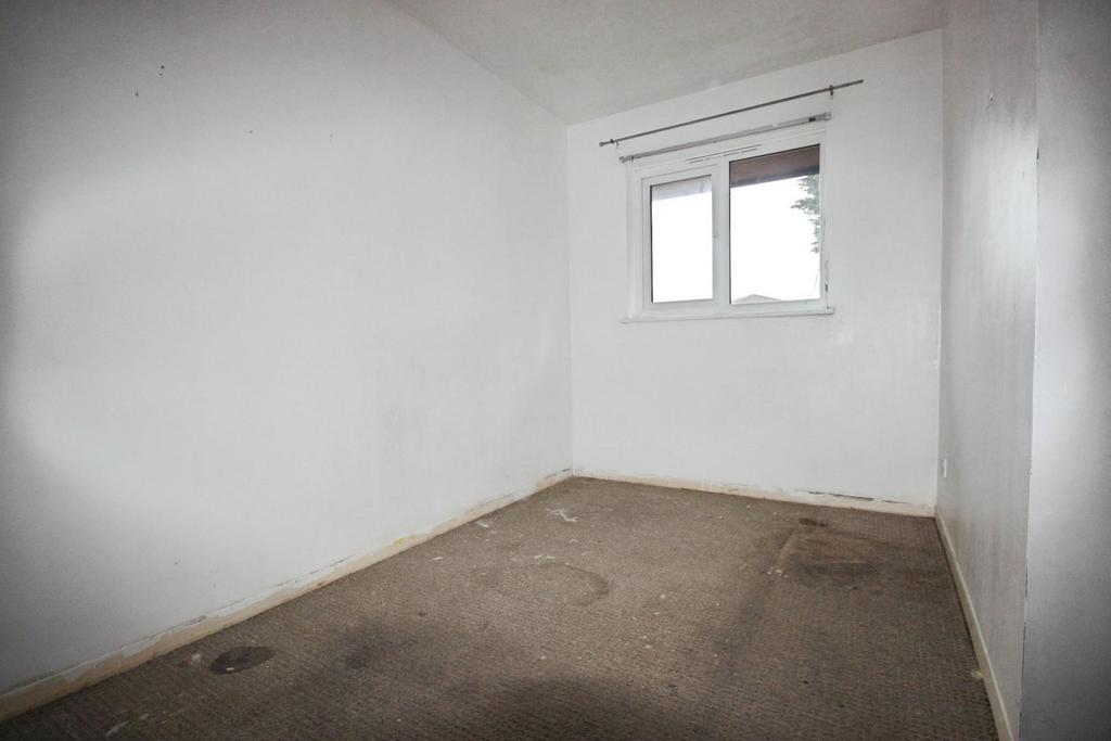 3332cde8-BED 202.JPG