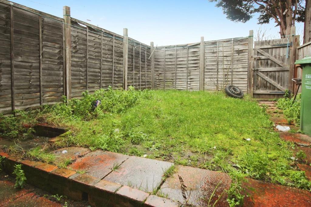 A254b4ec-GARDEN.JPG