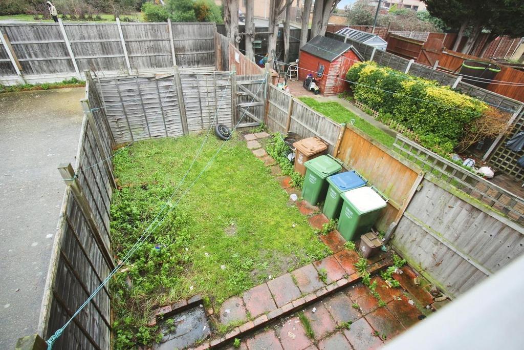 E3e2c4e6-ARIEL 20 GARDEN 20 VIEW.JPG