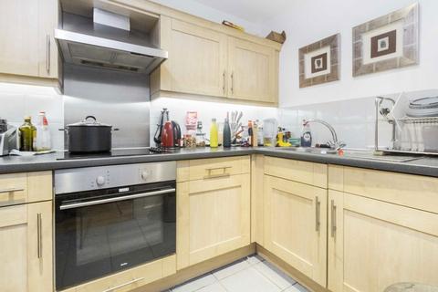 1 bedroom flat to rent, Mansell Street, London E1