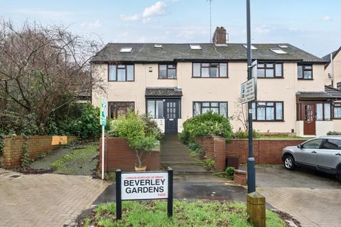 2 bedroom flat for sale, Beverley Gardens, Wembley, HA9 9RA