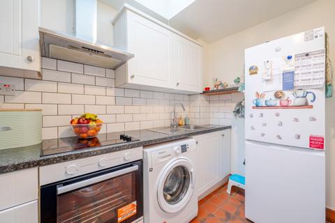 2 bedroom flat for sale, Beverley Gardens, Wembley, HA9 9RA