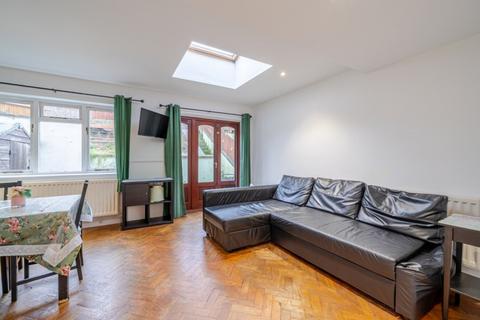 2 bedroom flat for sale, Beverley Gardens, Wembley, HA9 9RA