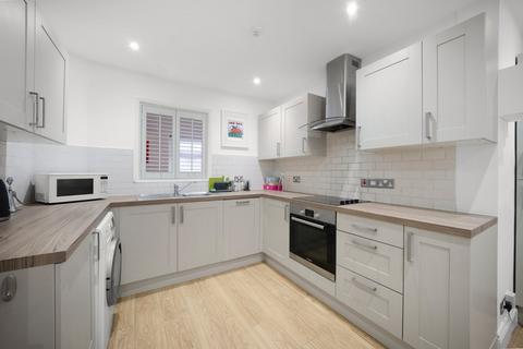 3 bedroom flat for sale, St. Georges Road, Harrogate, North Yorkshire, HG2