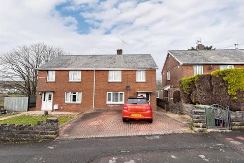 undefined, Llwyncrwn, Pontyates, Llanelli