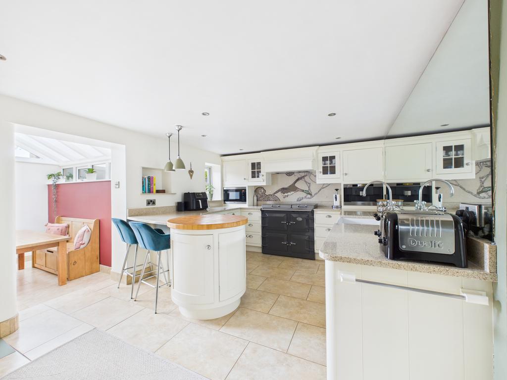 Kitchen dining