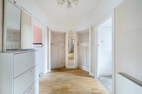 2 bedroom flat for sale, Kingston Upon Thames,  Surrey,  KT2