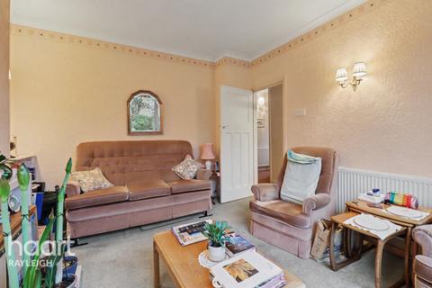 3 bedroom semi-detached house for sale, Irvington Close, Essex