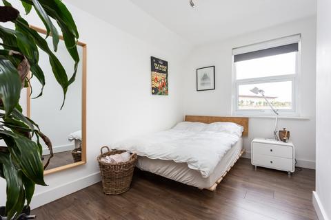 1 bedroom house to rent, Caledonian Road, London, N7
