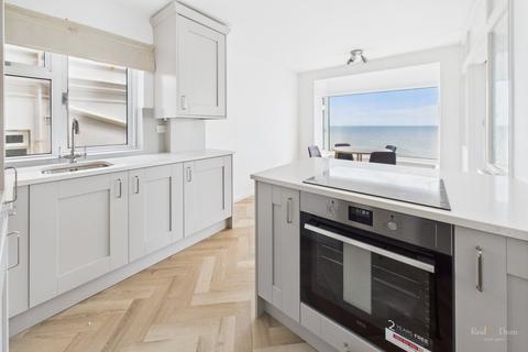 2 bedroom flat for sale, South Cliff, Eastbourne BN20