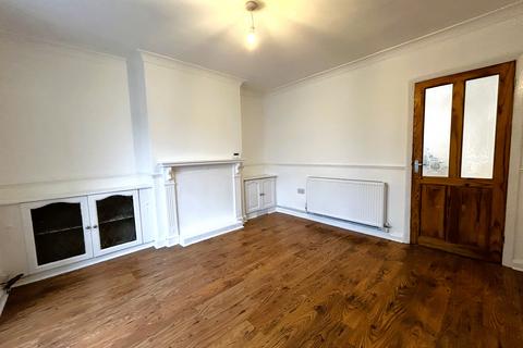 3 bedroom semi-detached house to rent, Tynings Lane, Walsall WS9