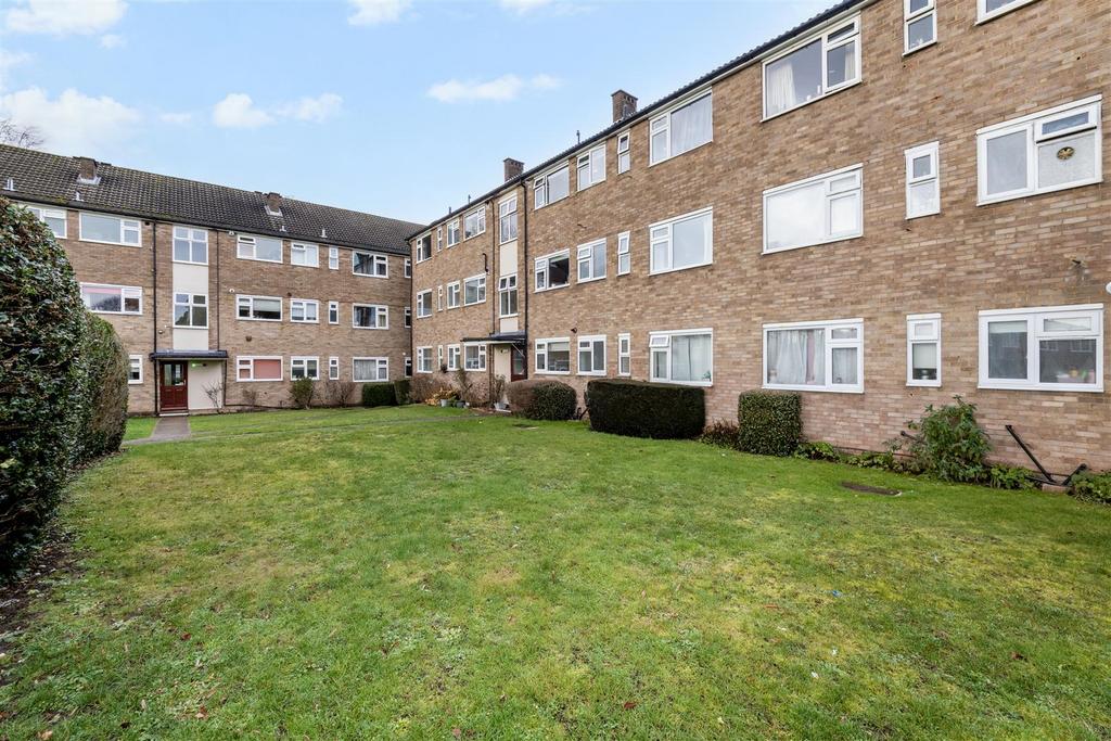 Lyndhurst Court 10 14675 27 01 26-026.jpg