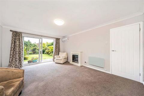 2 bedroom flat to rent, Anlaby Road, Teddington TW11
