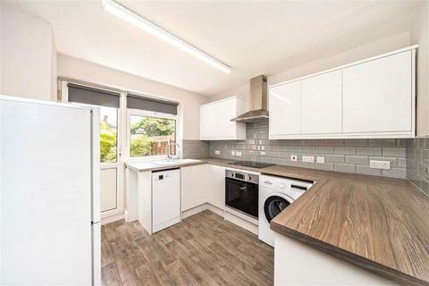 2 bedroom flat to rent, Anlaby Road, Teddington TW11