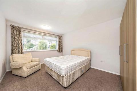 2 bedroom flat to rent, Anlaby Road, Teddington TW11