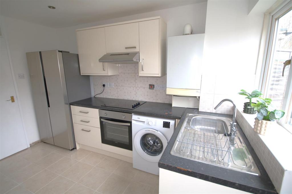 Kitchen b.JPG