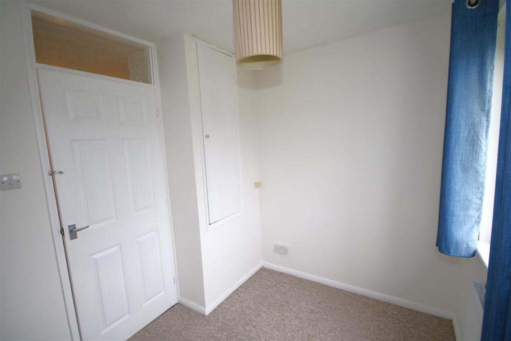 Bedroom 3b.JPG