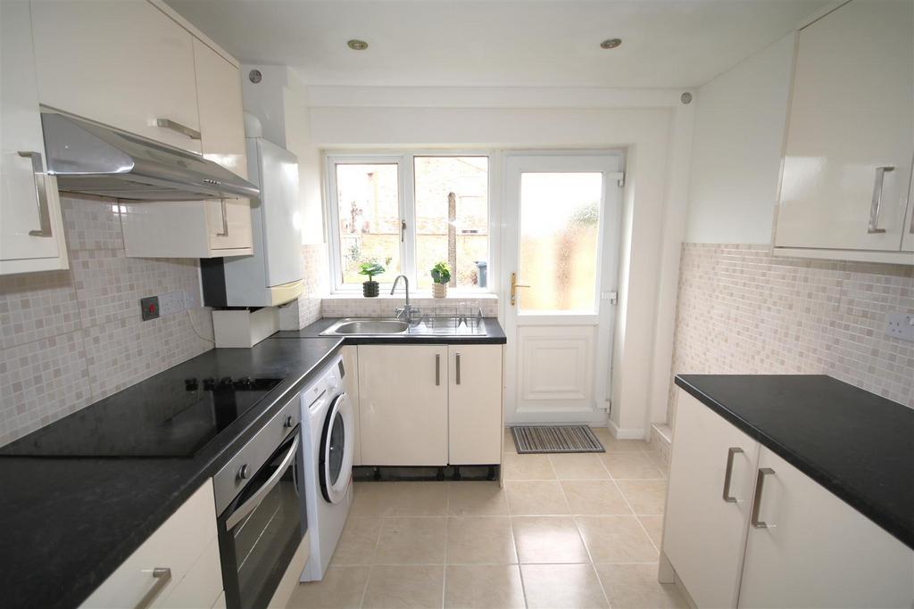 Kitchen a.JPG