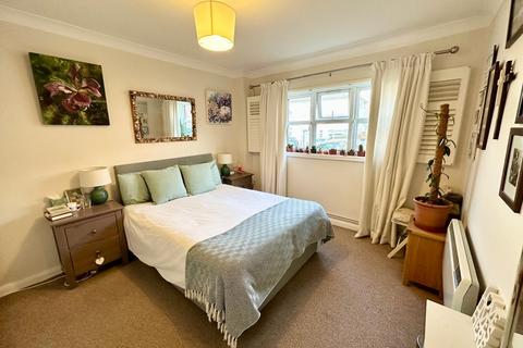 undefined, Ashtead
