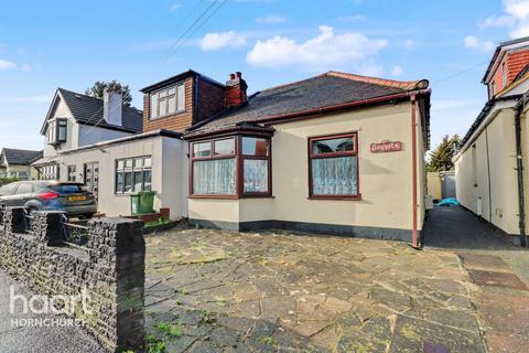4 bedroom semi-detached bungalow for sale, Candover Road, Hornchurch