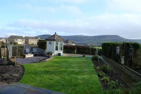 4 bedroom detached house for sale, The Heights, Holmfirth HD9