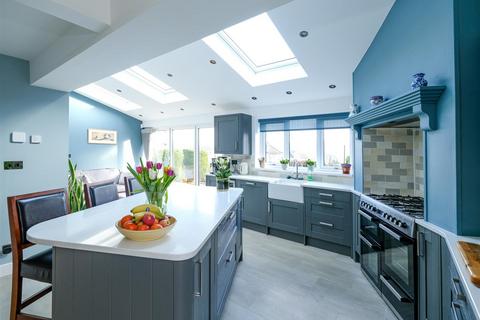 4 bedroom detached house for sale, The Heights, Holmfirth HD9