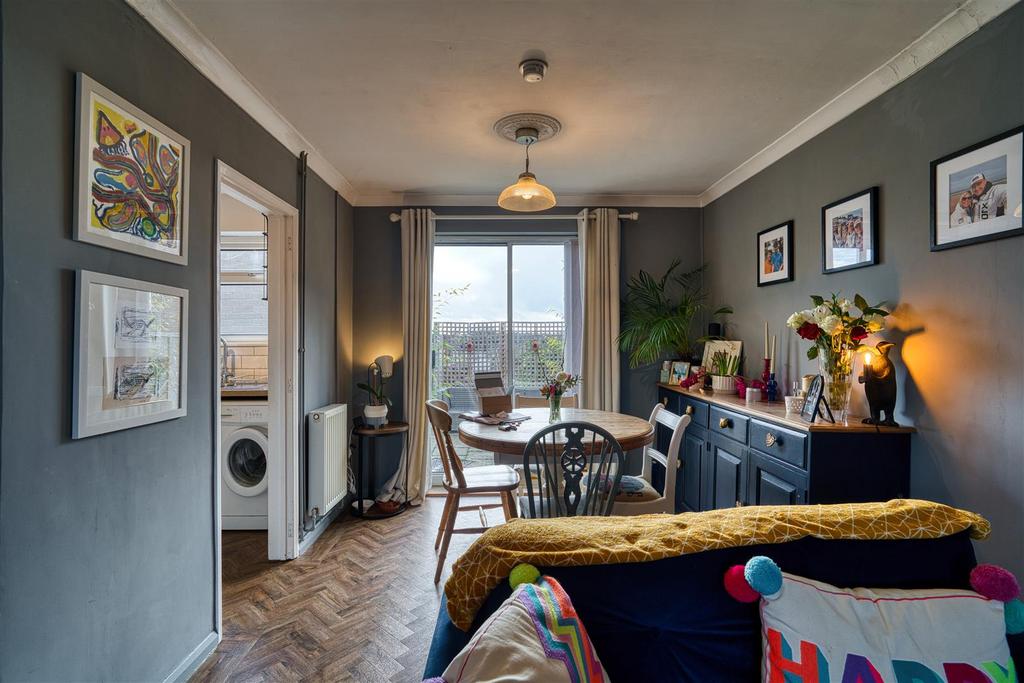 Sitting/Dining Room