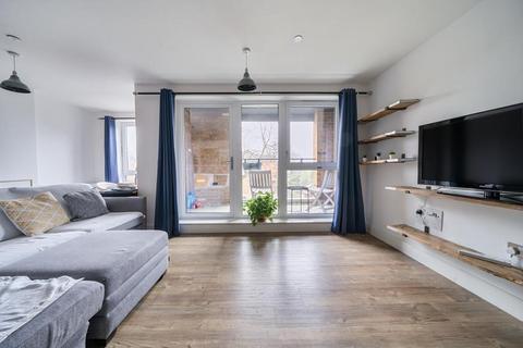1 bedroom flat for sale, Lion Court,  Isleworth,  TW7